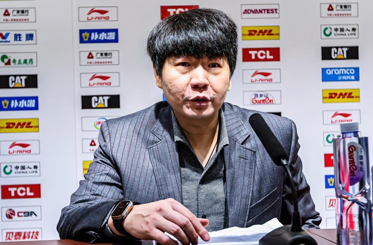 CBA季后赛8进4的较量，山东高速主场被上海久事打花了，68比96输了28分，赛