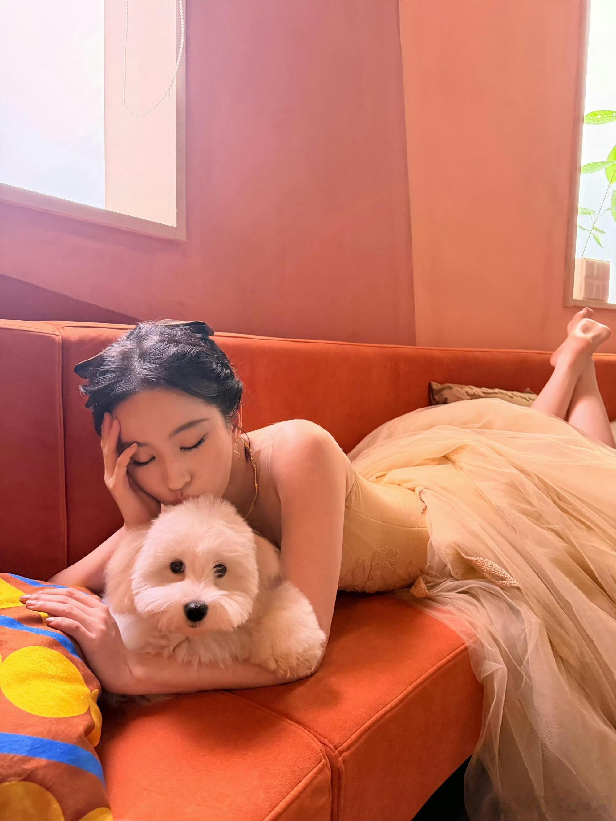 刘亦菲的脚 脚中刘亦菲第一次看见这么明显的足弓…上帝到底给她关了哪扇门