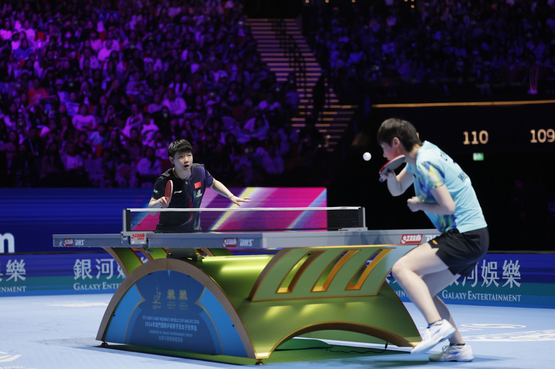 三连冠！孙颖莎再夺世界杯女单冠军 王曼昱获亚军