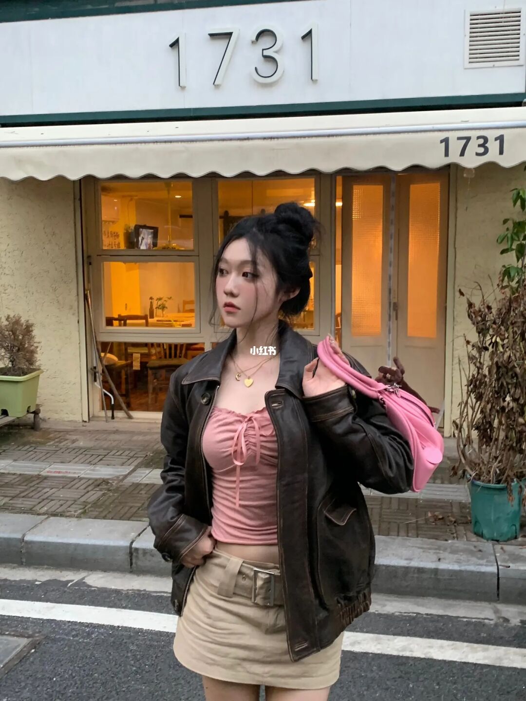 𝐎𝐧 𝐭𝐡𝐞 𝐬𝐭𝐫𝐞𝐞𝐭🍂🤎💖