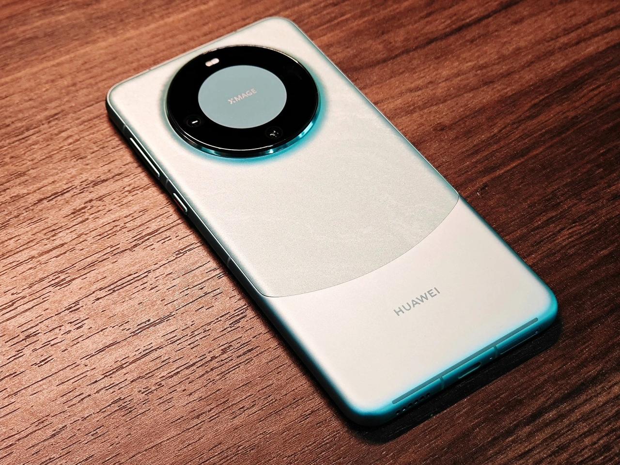 华为，
英国禁售，美国禁售
澳洲禁售，欧盟限售。
苹果，
iPhone 15系列