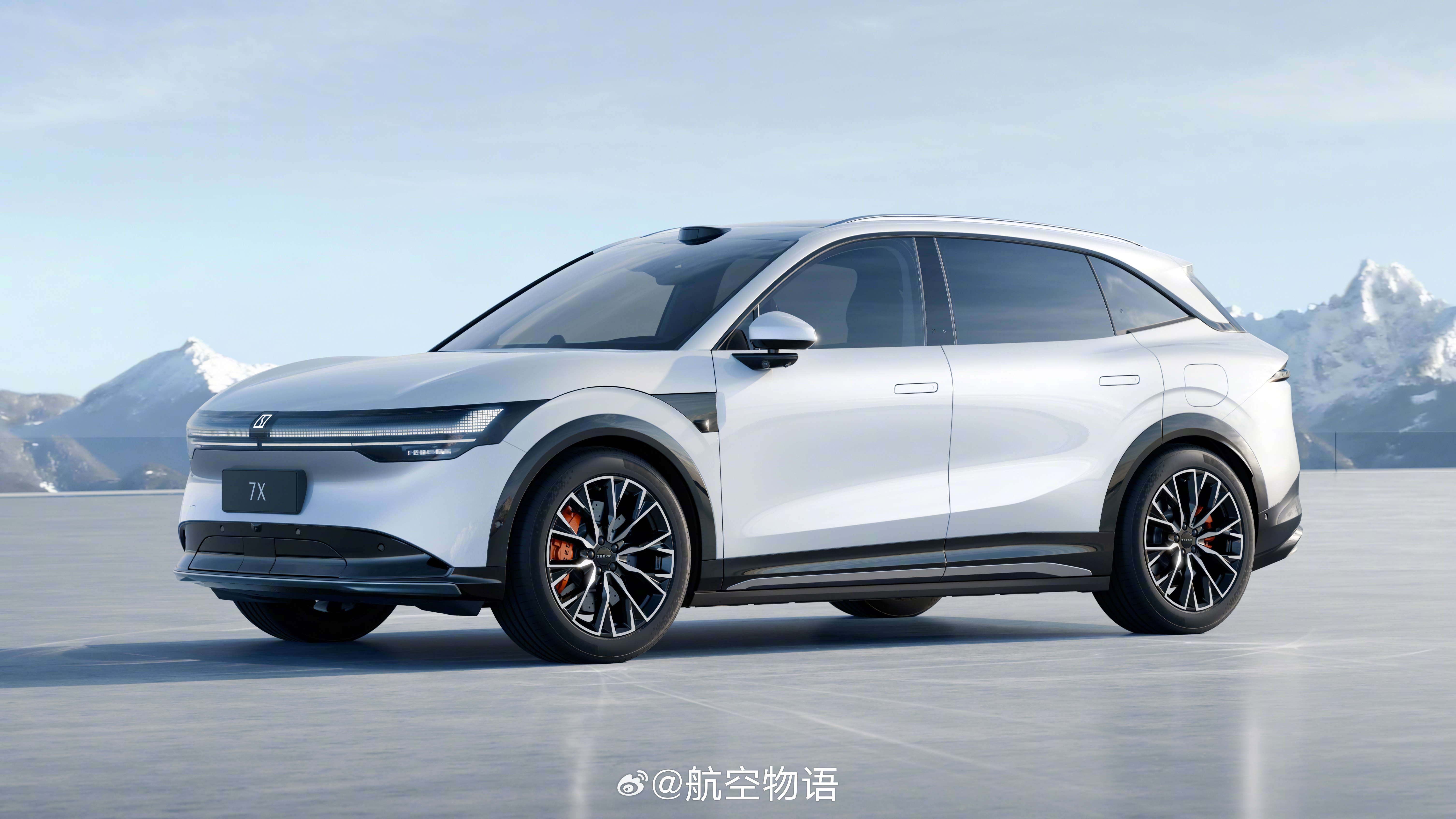 买不起达索猎鹰7X公务机无所谓，极氪新出了一款7X纯电SUV还是能买得起的，还没