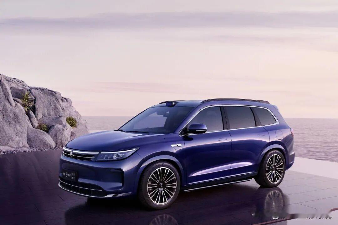 华为造新车，只要3个月？
“晚点Auto”，你也太敢说了吧？你号不要了吗？
前两