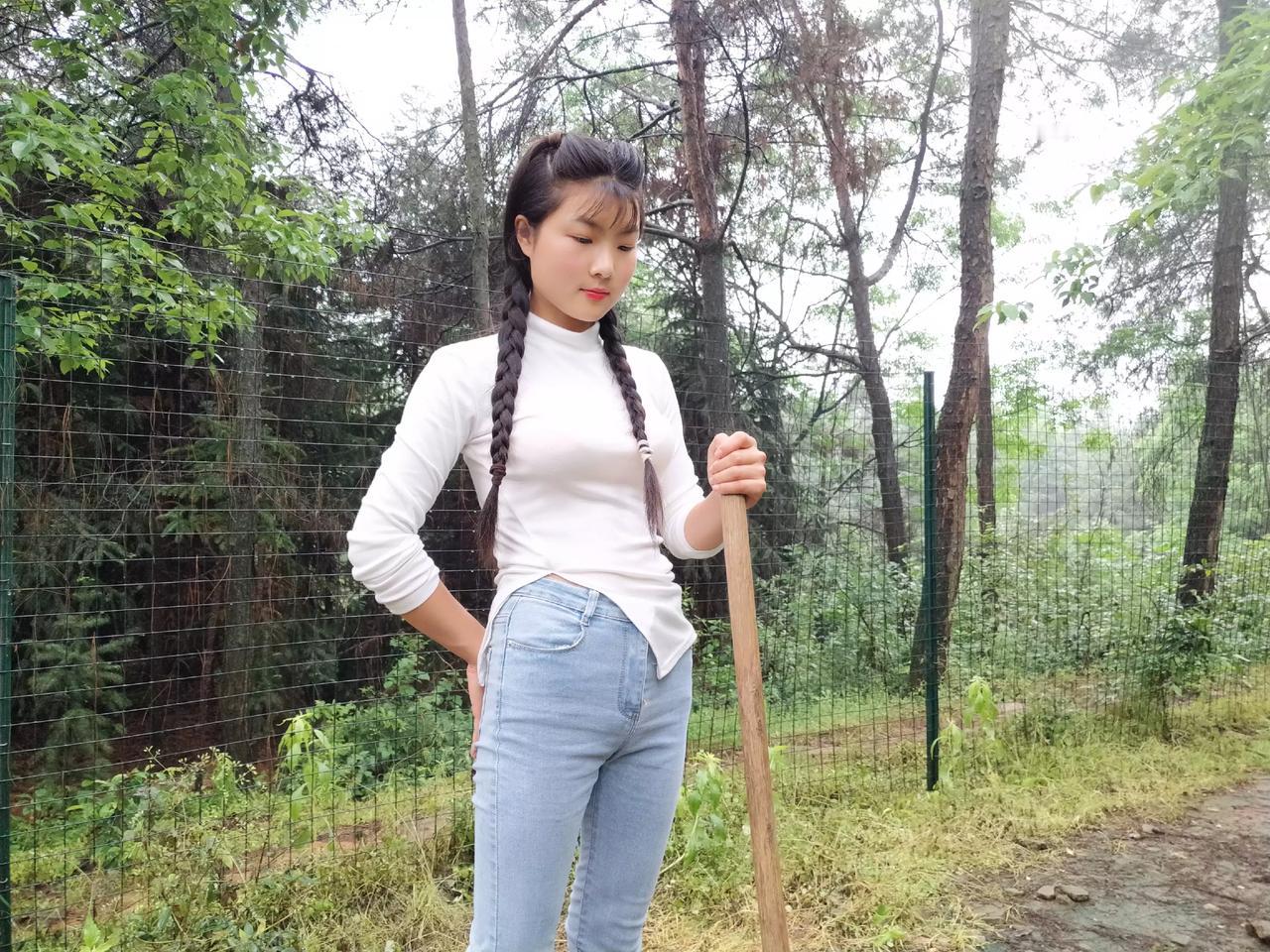 农民不应该被定义！
最近收到好多质疑的声音，很多人问我小妹你这天天干农活还这么白