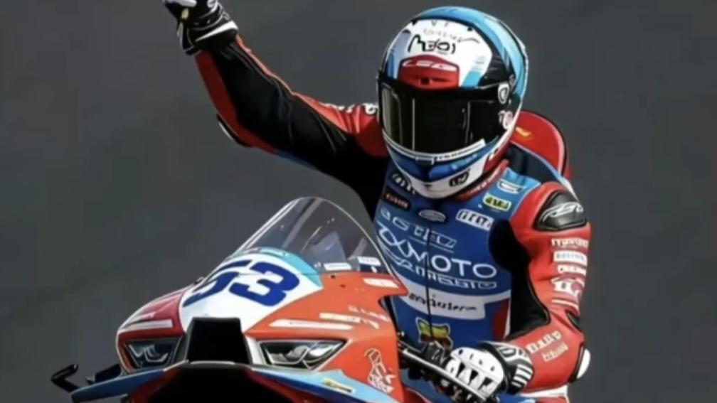 在速度的世界里，有这样一位年轻人，用热情和坚持书写着属于中国的速度传奇。张雪，这