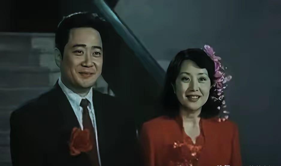 张铁生蹲了十五年大牢。
他媳妇董礼平等了十五年。
她是沈阳农业大学的讲师，两人是