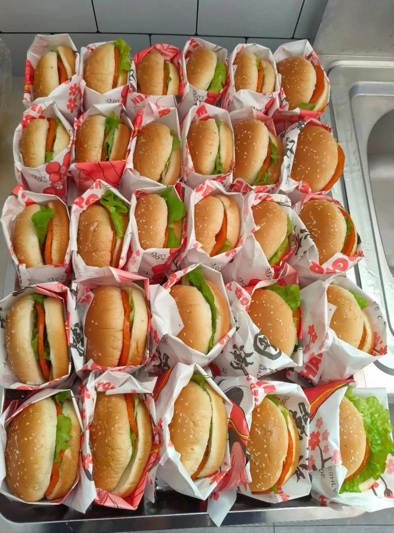 炸鸡汉堡西餐厅居然那么多[震惊]
12月4日，有相关数据统计显示，塔斯汀90天新