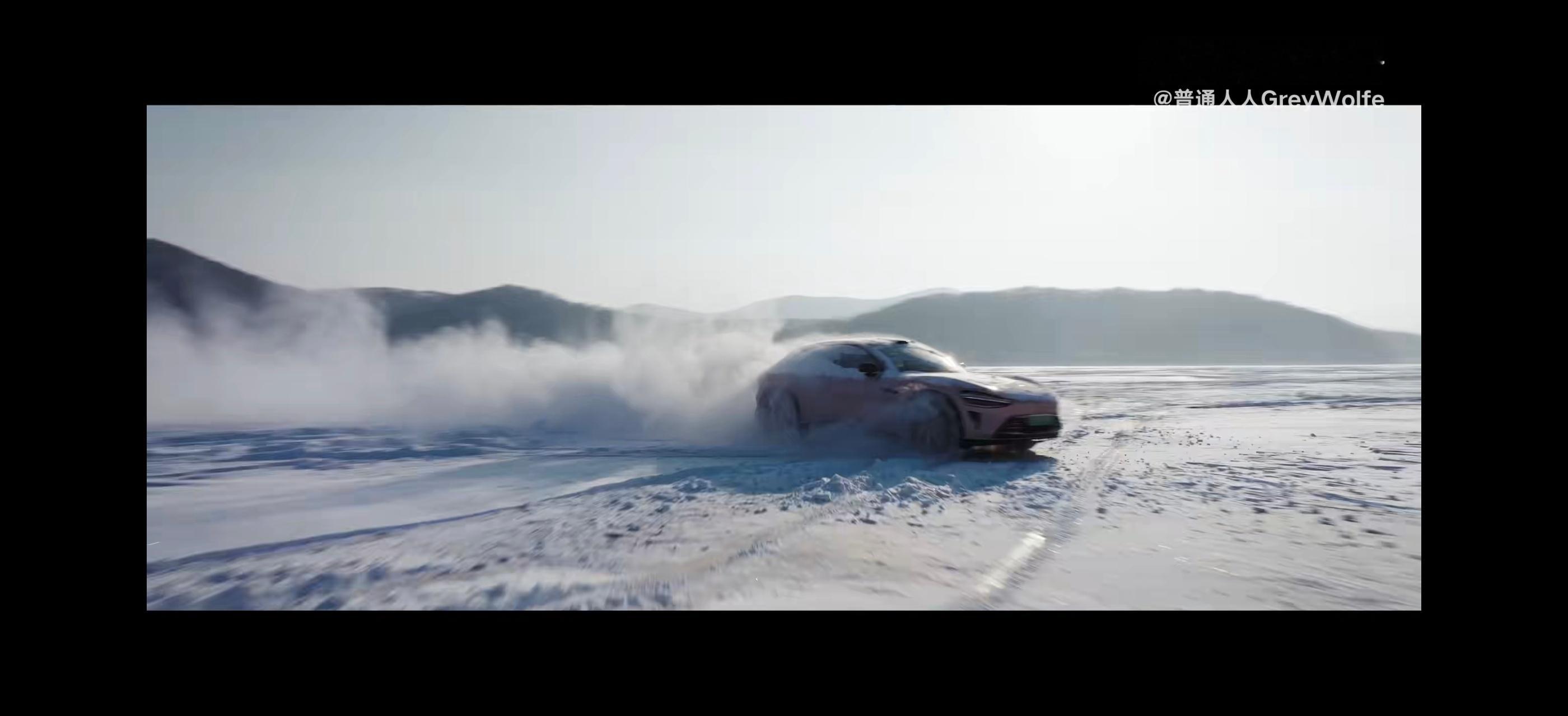 雷军回应YU7车主冰面首漂视频看了，太帅了～不过，冰面漂移，一定要多注意安全！ 