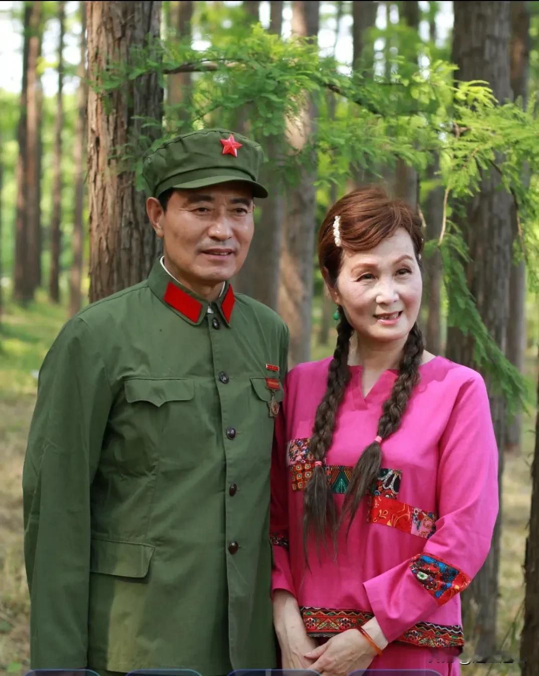 我喜欢七十年代绿军装，红五星红领章映的军人满面红光，年轻又威武，很招姑娘青睐。