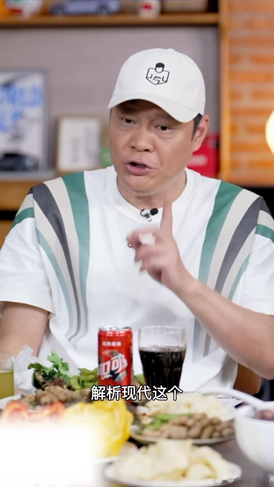 范志毅分析葡萄牙战术安排不能太依赖C罗范志毅的点评也相当的专业了，曾经的强队确实