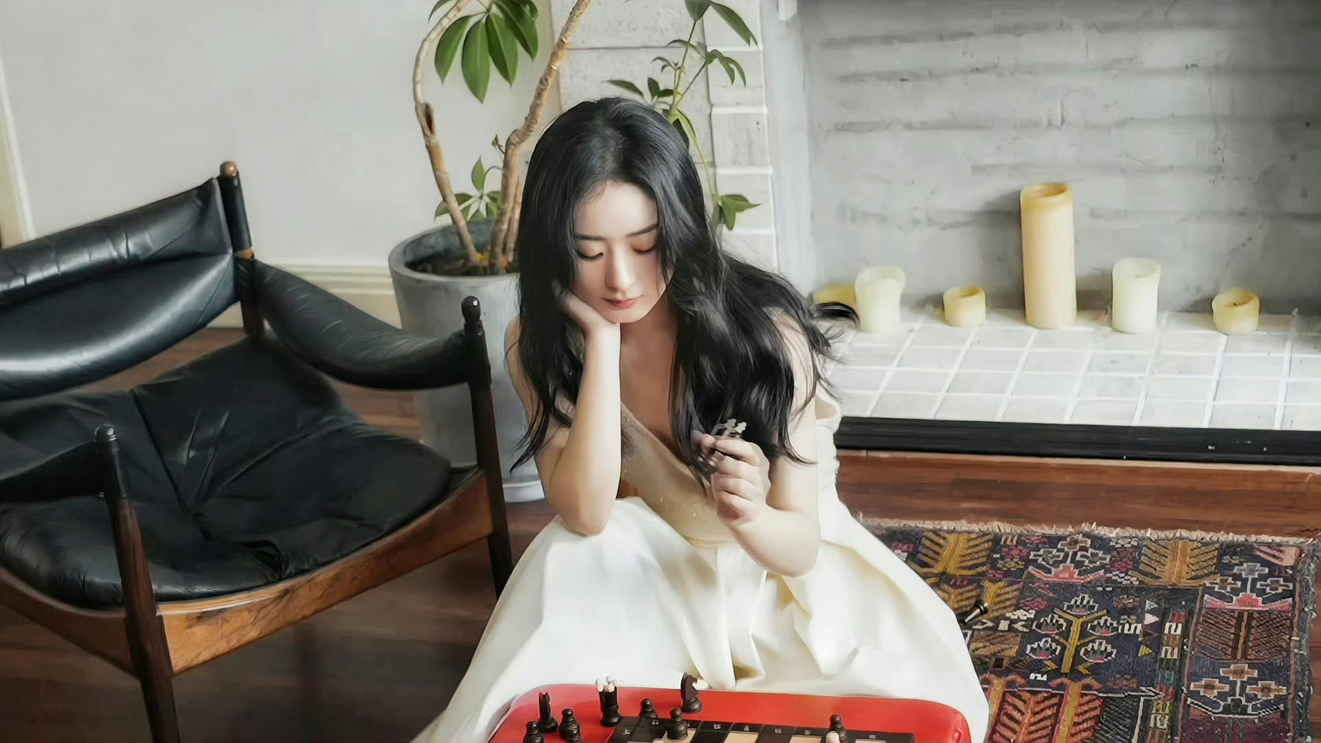 婀娜多姿，楚楚动人。美丽的颖宝尽收眼底[爱慕]#赵丽颖棉毛背心# ​​​