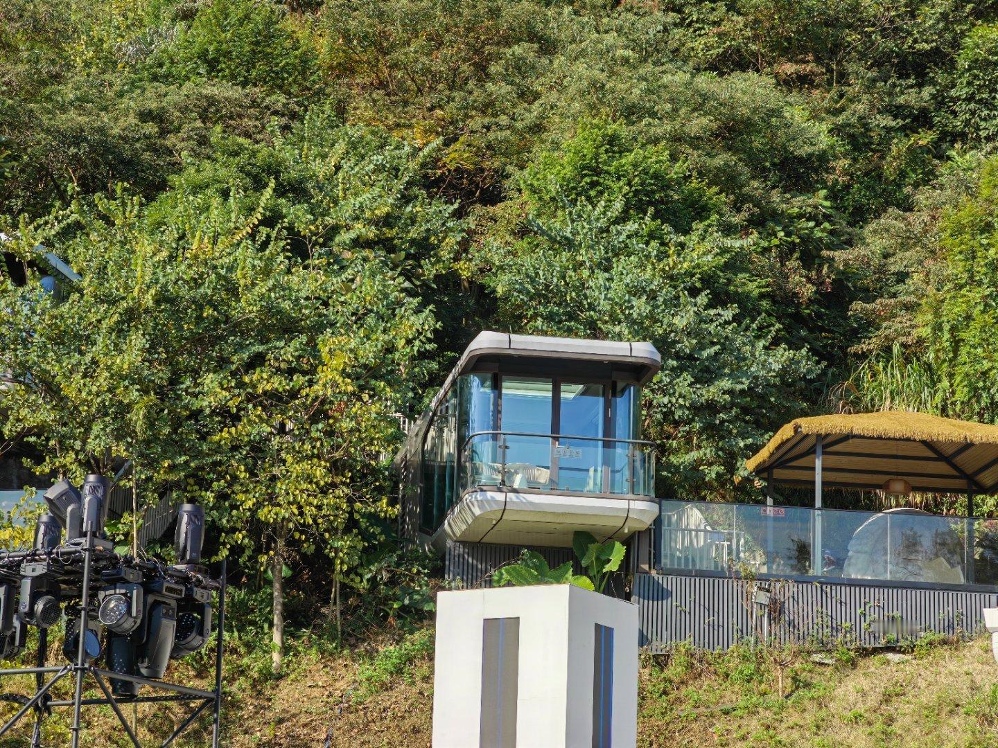 大众灵感乐园  今晚就住这小房子了，据说早晚的时候风景很好看，得今晚或明早才知道