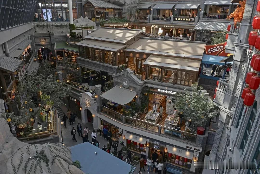 这有山，乍一听，我以为是像青岛崂山的一个旅游景点呢，实则它却是城中的世外桃源。