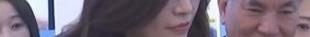 这画面是不是特别眼熟？一个人在群里说话没人接茬，就剩一个人还愿意回她个“嗯”。蓝