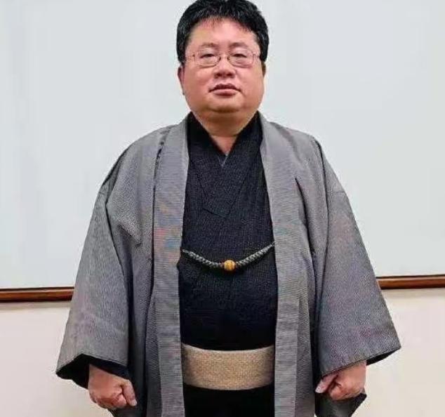 高市早苗疯狂反华，背后竟是两个中国败类在出谋划策？
为高市早苗出谋划策的两个中国