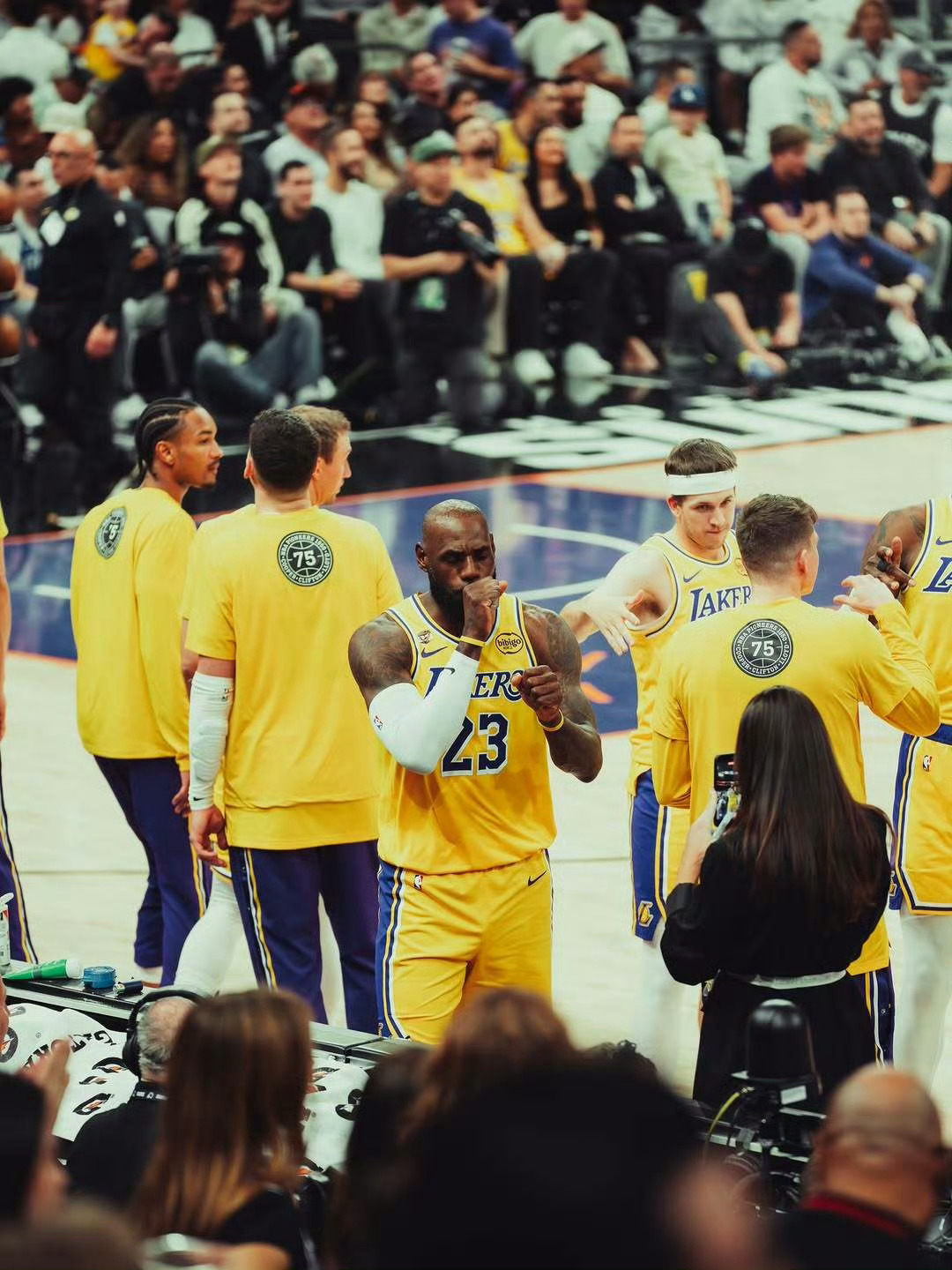 LeBron 👑 
