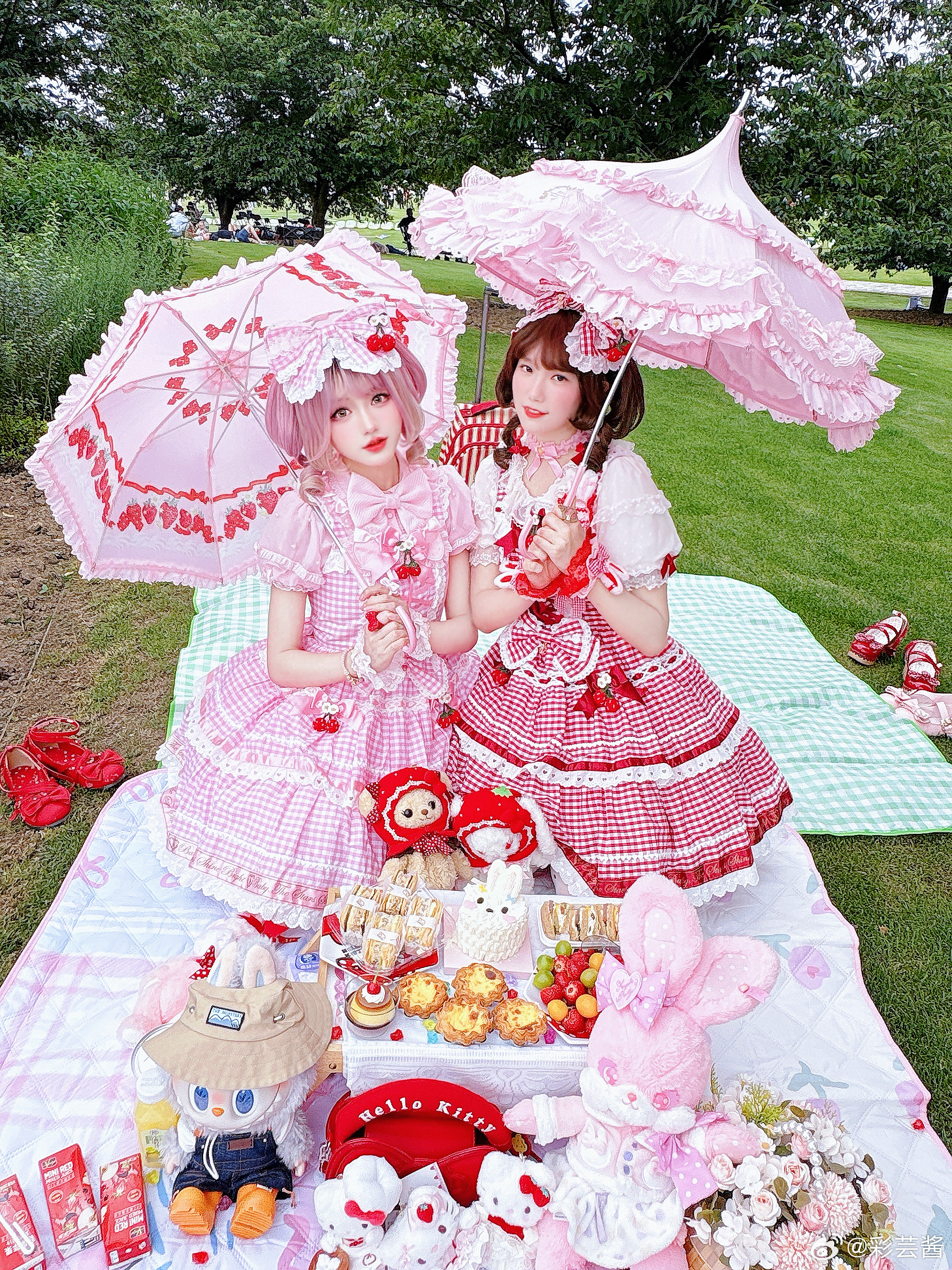 Baby摇曳草莓🍓和老婆们野餐🎀开熏！LOLITAlolita装扮lolit
