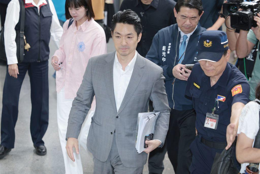 绿营系统性围剿蒋万安！学者急喊“反守为攻3战略”零星反击恐不利选情
台北市长蒋万