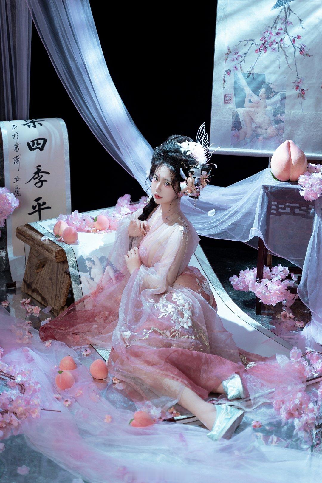 你更喜欢哪个我🌸： ​​​