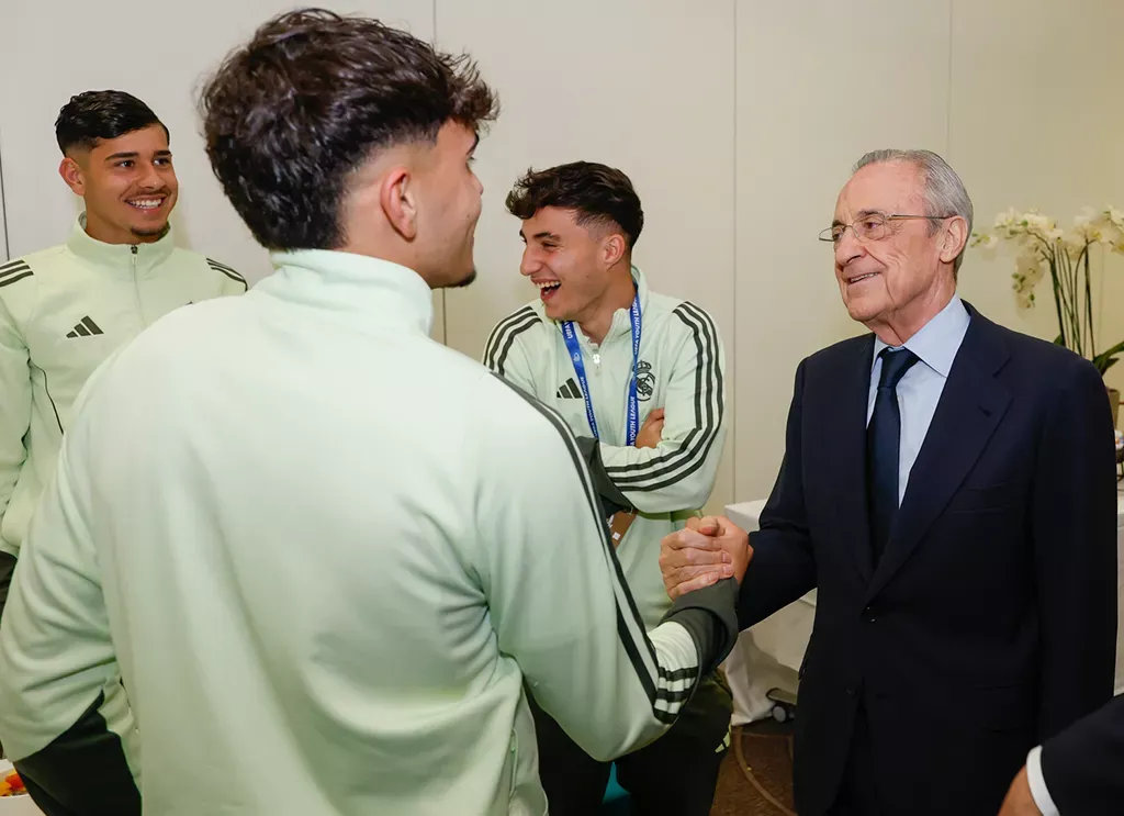 🚨弗洛伦蒂诺将现场观看 皇马青年A队对阵布鲁日的青年欧冠决赛。弗洛伦蒂诺在抵达