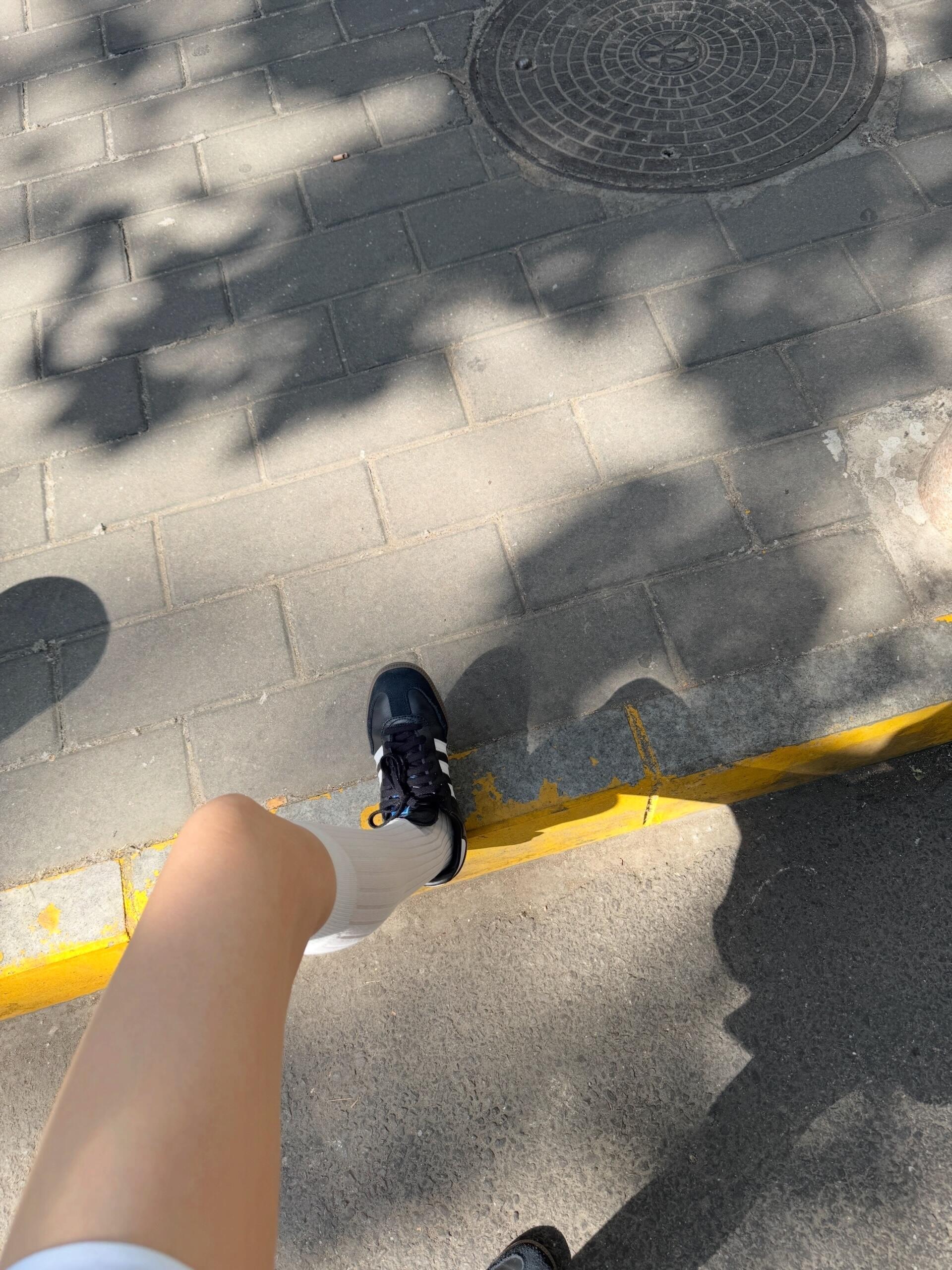做人要有正确的三关,关你什么事,关我什么事,关他什么事,我就三个原则,我喜欢,我