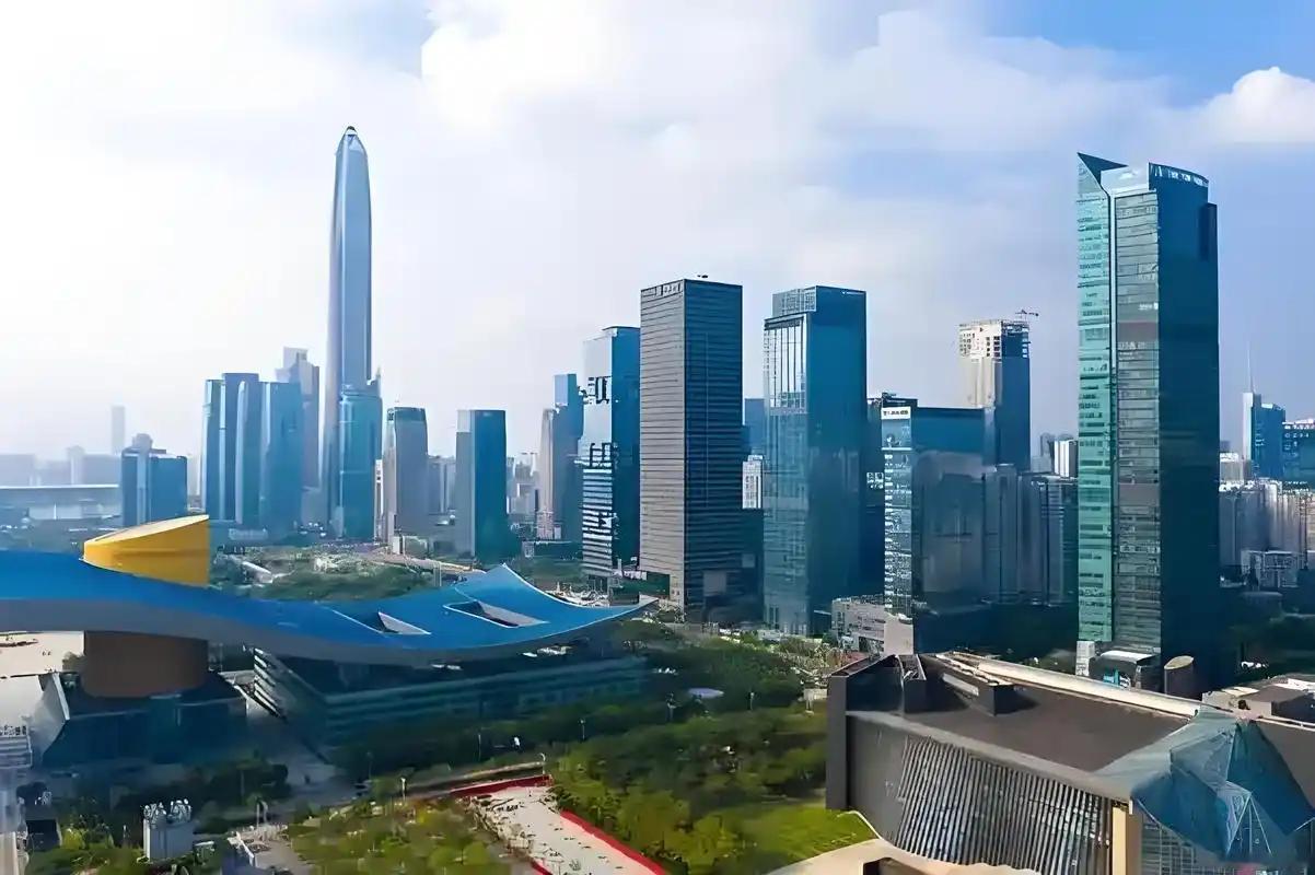 不少人没弄明白，为何中国以名义汇率折算，人均 GDP 不过 1.25 万美元上下
