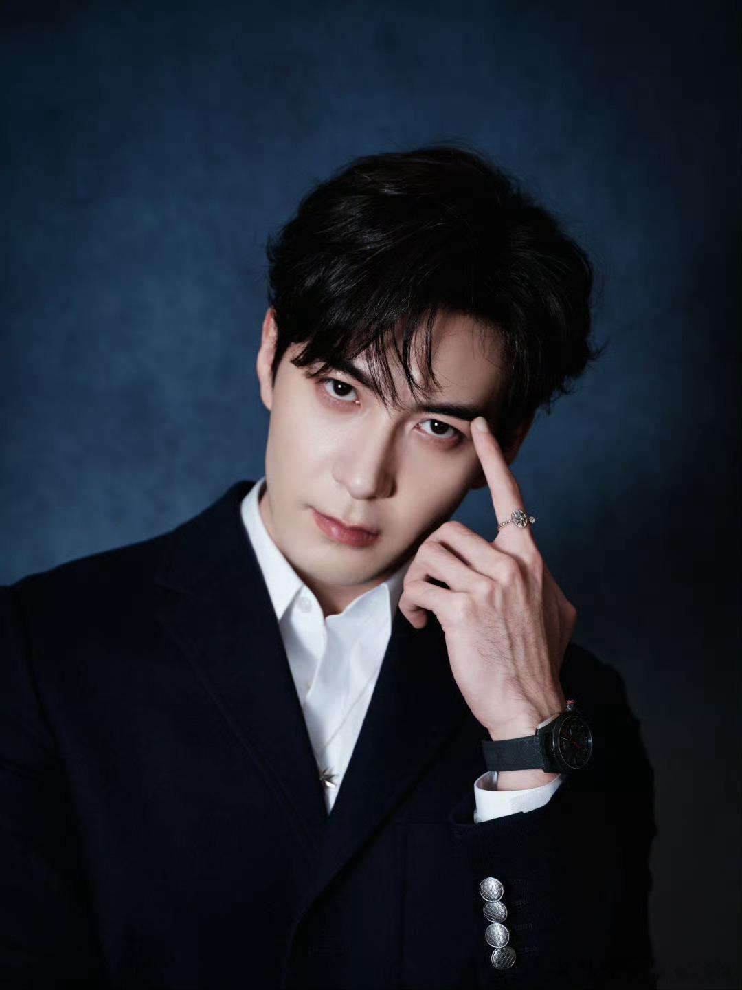 陈星旭 今日工作室出图～帅的不要不要的人间贵公子 