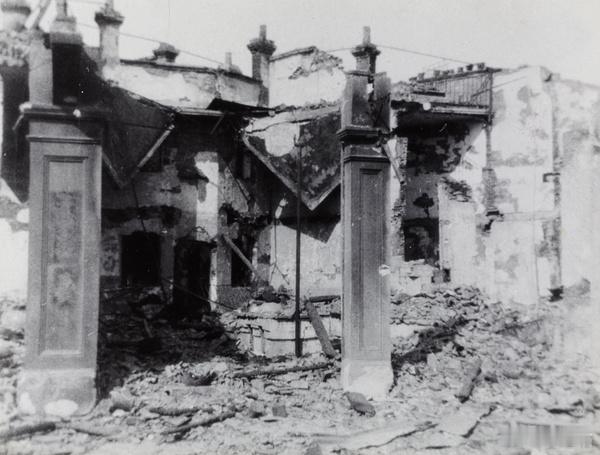 被战争毁坏的建筑，上海闸北，1932 年 ​​​