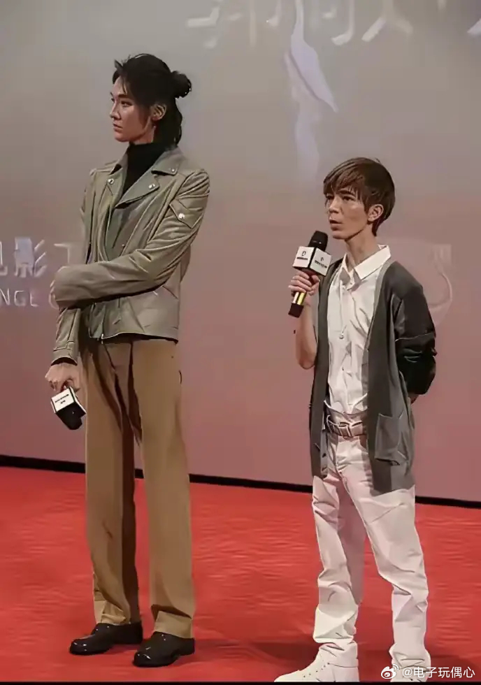 有谣言说他在家里，都是光屁股，不穿衣服，家里保姆都看不下去了 