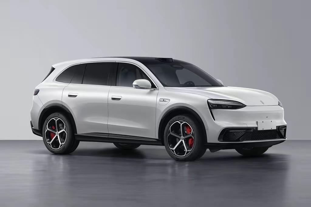 要说今年最火爆的车型是什么？
那必定是问界M6！

渲染图出来的时候就知道它一定