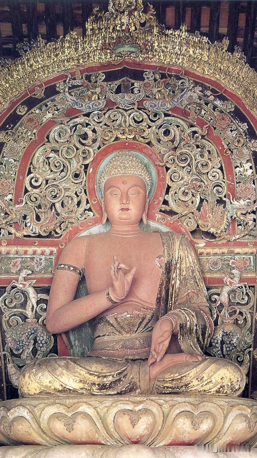 山西双林寺｜被低估的明代彩塑天花板
 
在平遥双林寺，被这组释迦三尊戳中了心。