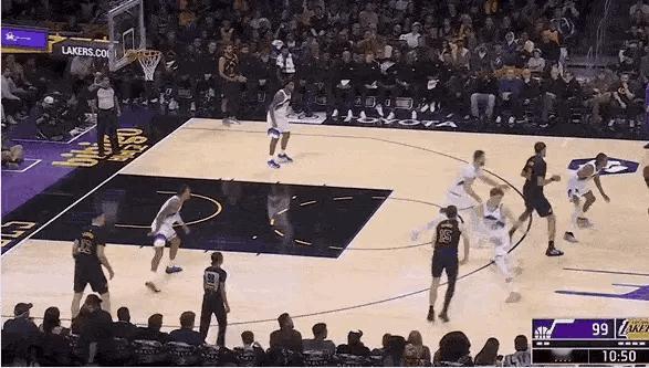 身体会衰退，投篮也偶尔会背叛你，但传球不会。41岁的勒布朗，7个月旷别赛场，和队