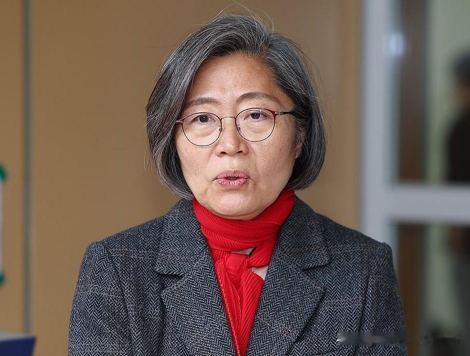 韩国国民力量党水原甲党协委员长李秀贞，因在第21届总统大选期间，于社交平台发布虚