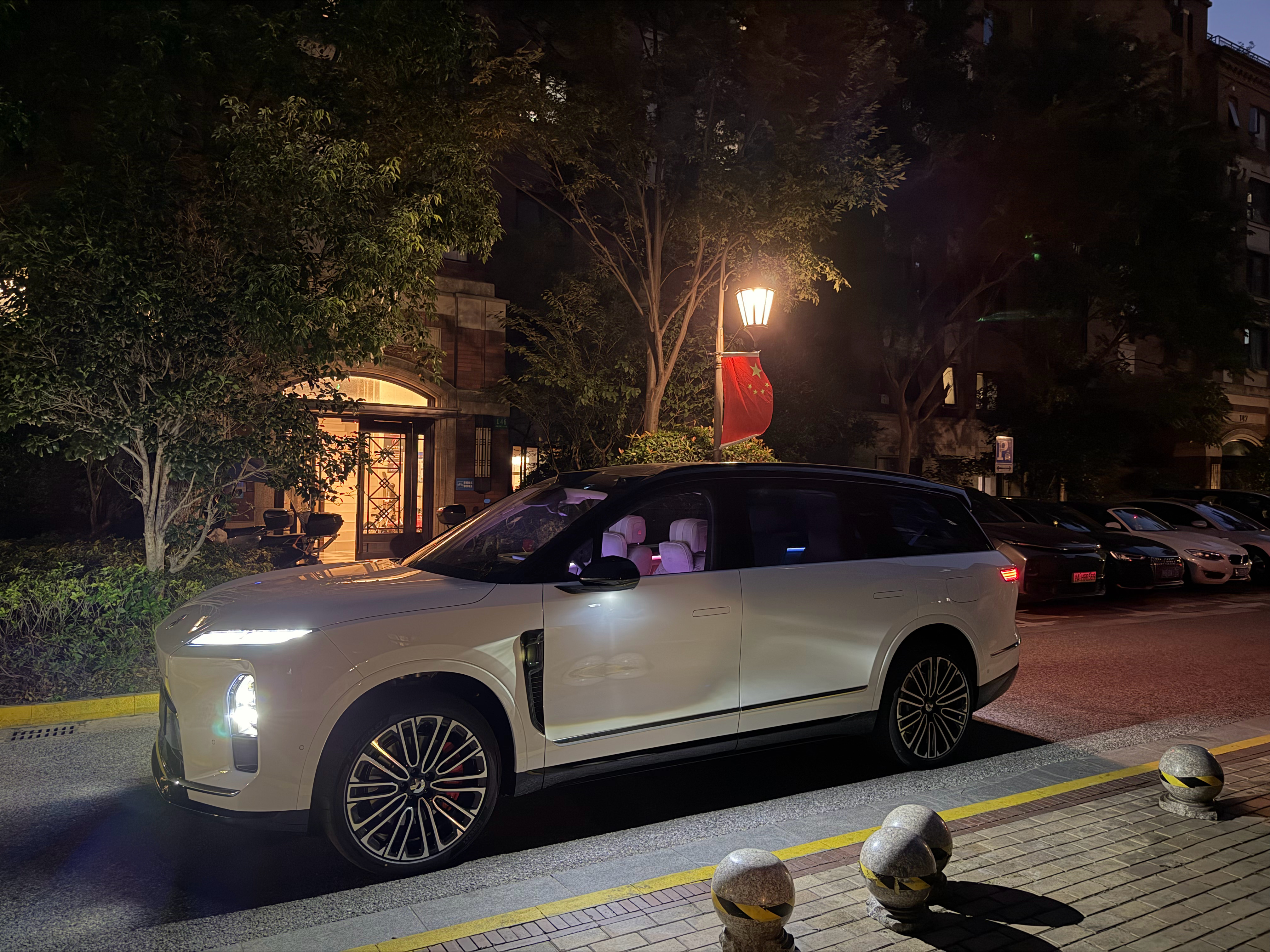 白外白内绝对好看，大路虎感觉[doge] ​​​