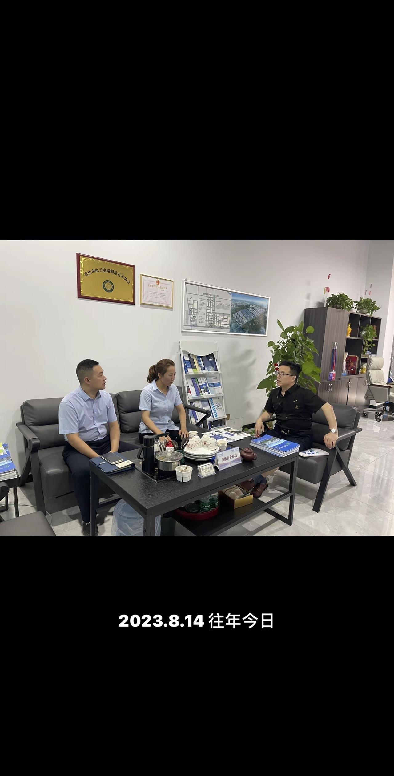 无论从事什么行业
只要做好两件事就够了
一个是专业，一个是人品
专业决定了你的存