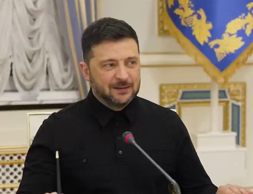 俄罗斯很清楚通过军事手段很难短期内占领顿巴斯，所以俄罗斯希望在美国的帮助下，以谈