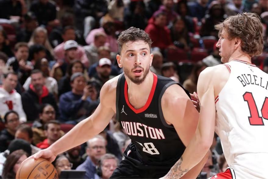 北京时间3月24日，火箭主场124-132不敌公牛，遭遇了一场令人遗憾的失利。然