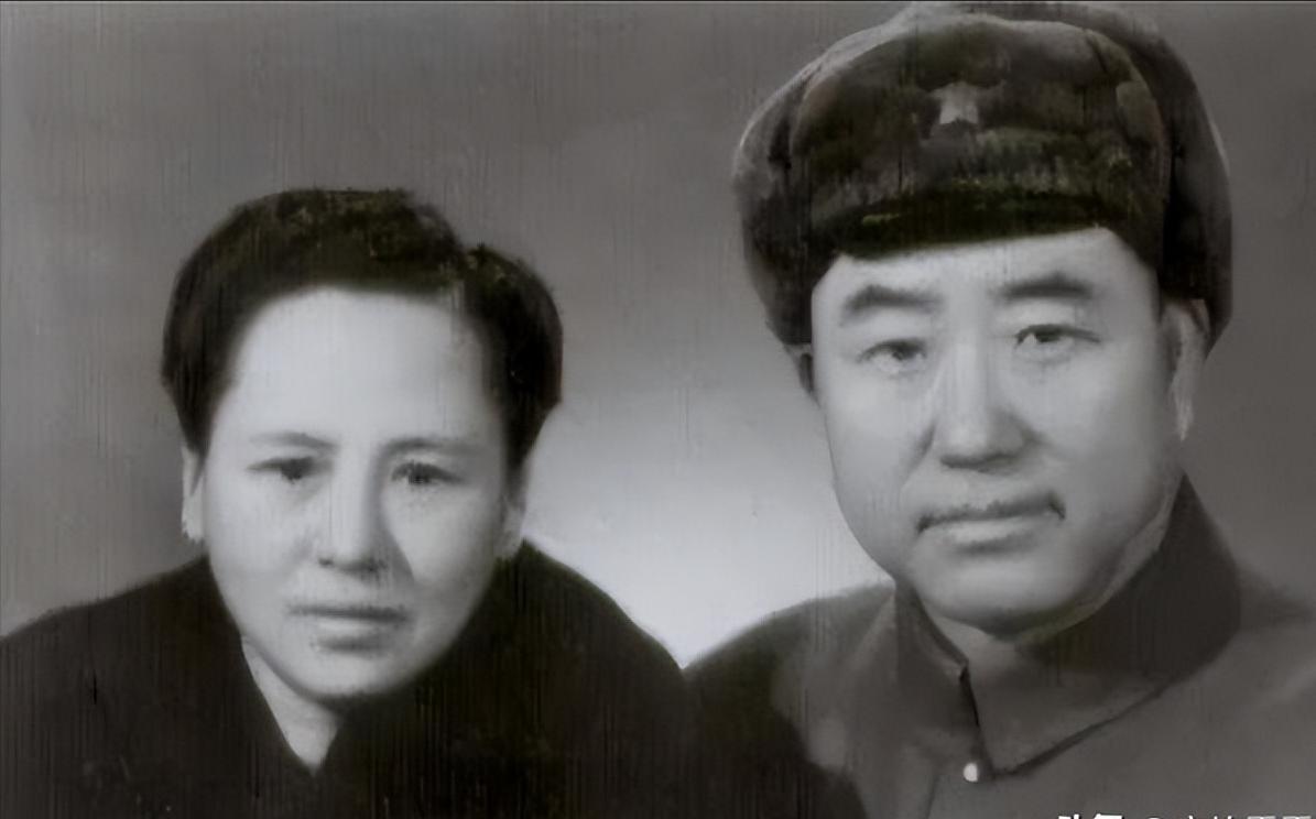 1950年11月，36军军长刘万春接到通知到北京参加会议，可是刚下车，就看到几名