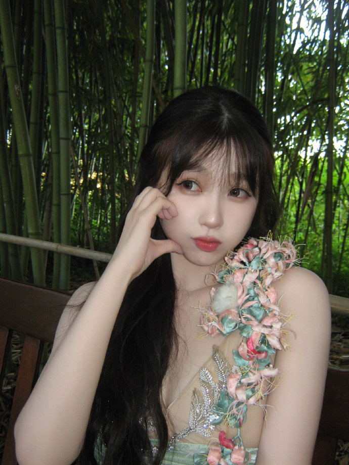 虞书欣#中餐厅#这个造型也太小兰花了吧，美美期待正片，静候7月19号的开播[赢牛