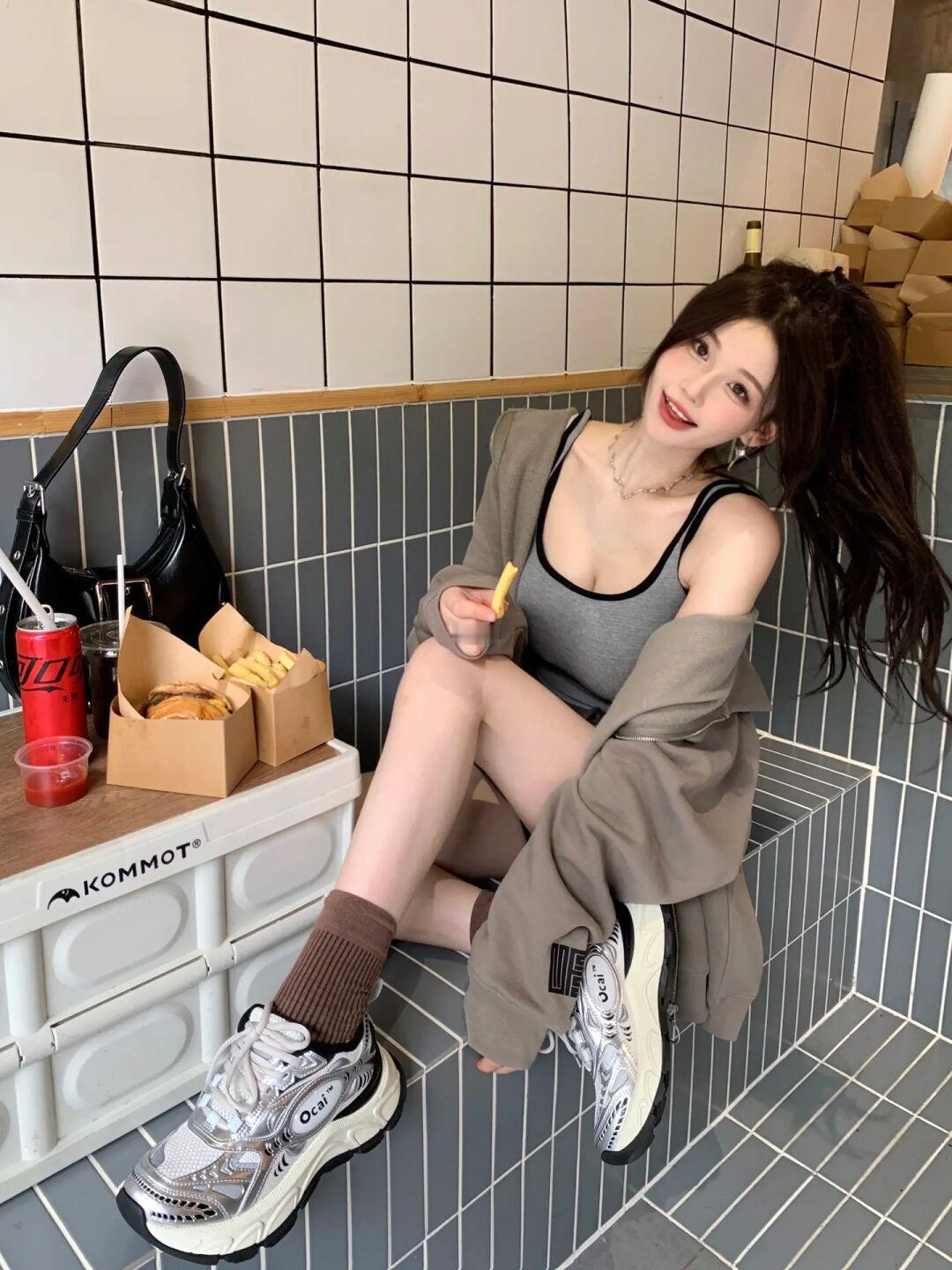 生活打不败一个爱吃汉堡的人(⸝⸝› з ‹⸝⸝)🍔