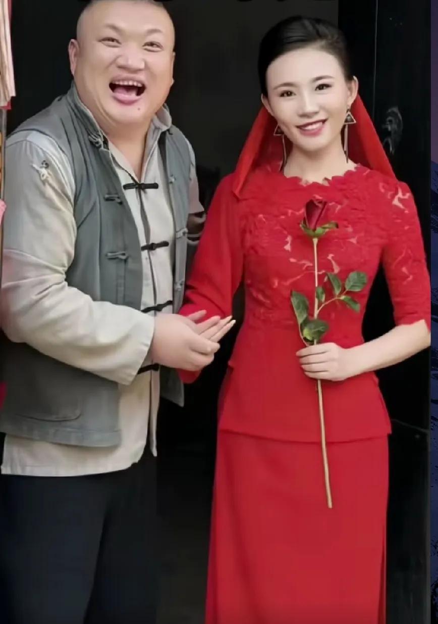 网传草根歌手草帽姐的丈夫李超与第三者”橙子”已经结婚，草帽姐本名徐桂花，早年凭借