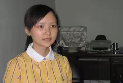 2006年安徽文科状元曹姗：被北大刷掉后考了678分，港大砸45万抢人，如今定居