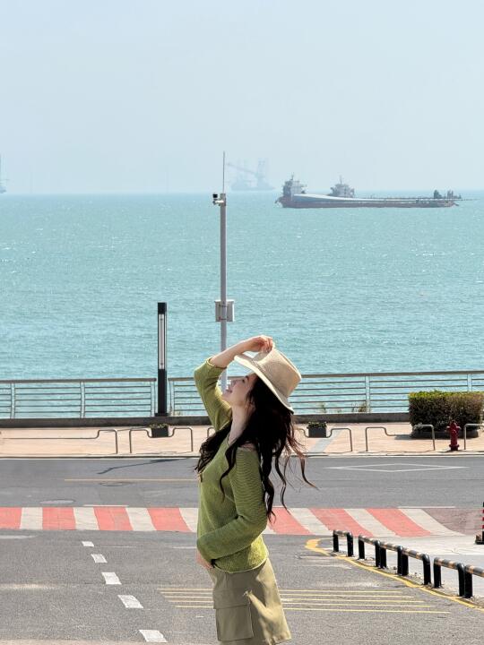属于春天的一抹绿撞上一片海