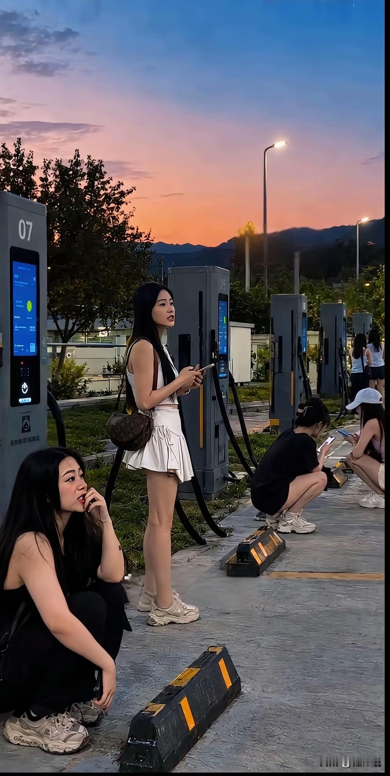 随着新能源汽车充电桩的普及，新的商机应运而生：新能媛。
