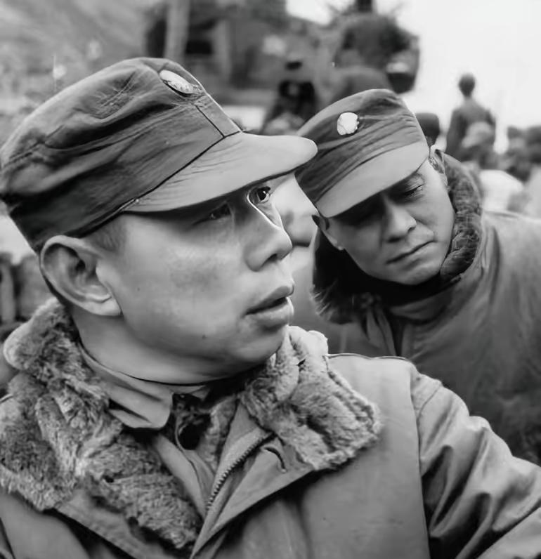 国军少将王元直在淮海战役中战败自杀，结果被解放军救下做了俘虏，然而他不仅没被关进