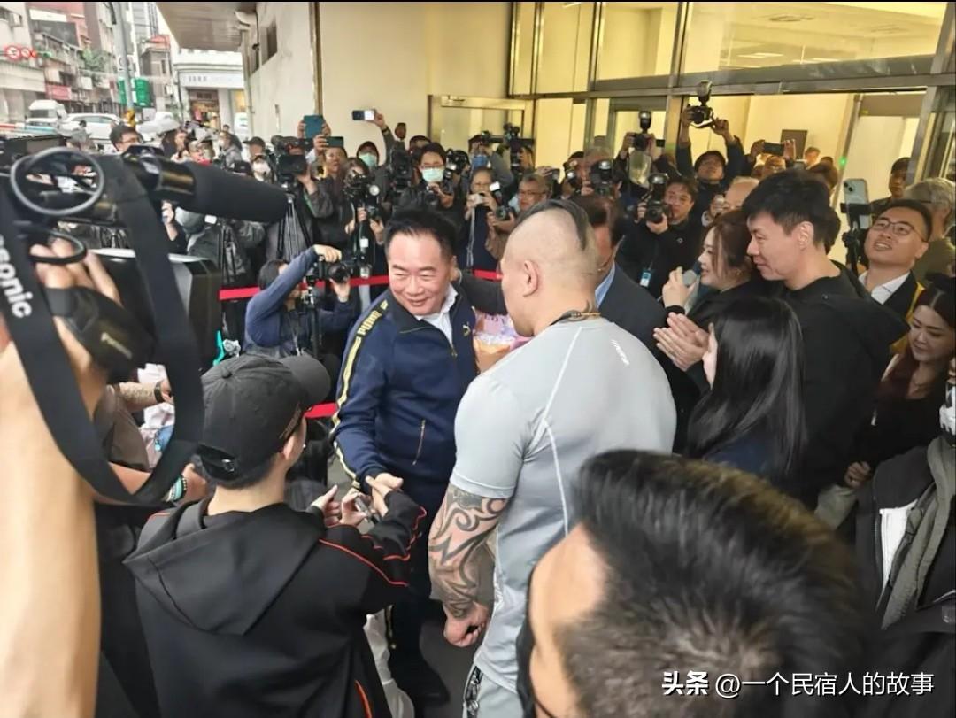 蔡正元坐牢记录和那些送他的人
昨天（3.27）国民党前“立委”蔡正元因为国民党和