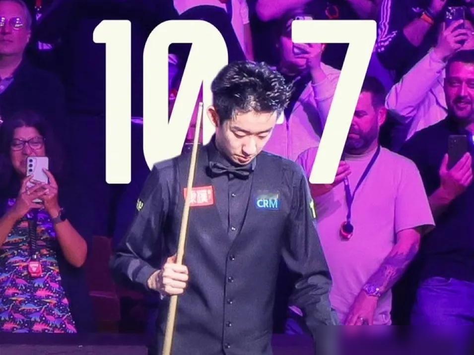 决胜局17比17，只差最后一颗球！22岁的吴宜泽，把前世界冠军墨菲逼到了悬崖边上