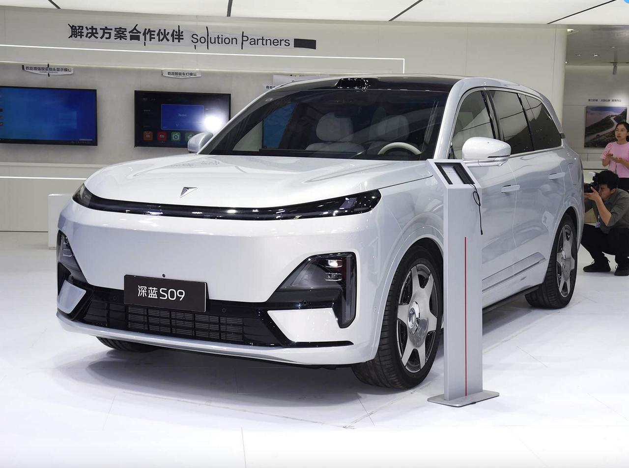 2025上海国际车展深蓝S09在上海车展上公布了预售价，共推出5款车型，预售价区