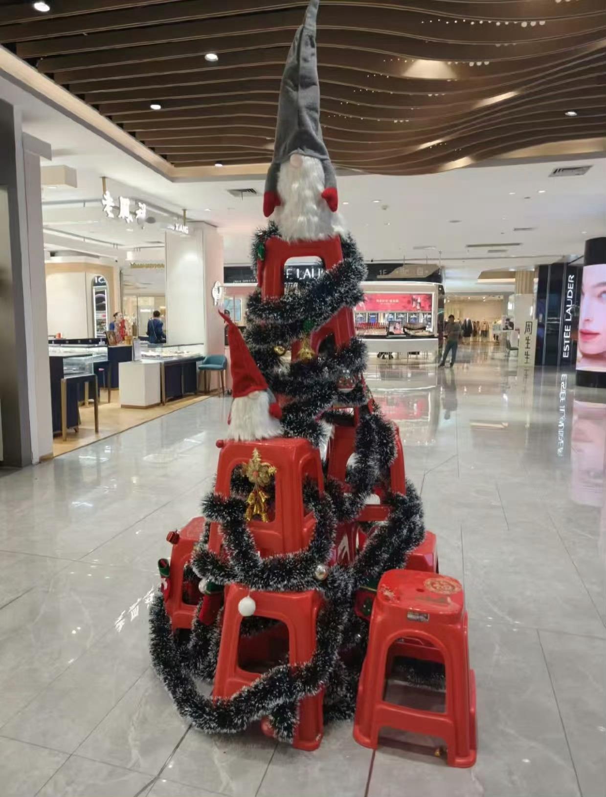 超市里的圣诞树 