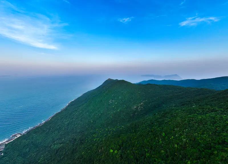 22岁男子徒步深圳“望郎归”突发热射病，家属称已昏迷10天，“主要器官都被烧坏”